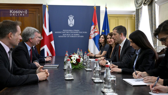 Sastanak Đurića sa britanskim ambasadorom Fergusonom Sastanak Đurića sa britanskim ambasadorom Fergusonom
