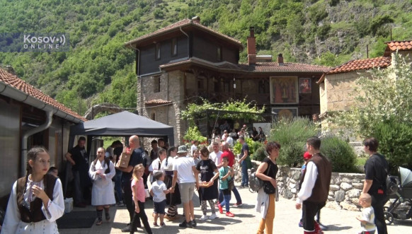  Dečija smotra folklora u Prizrenu