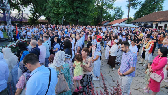 Liturgija u Gračanici na Vidovdan SPC