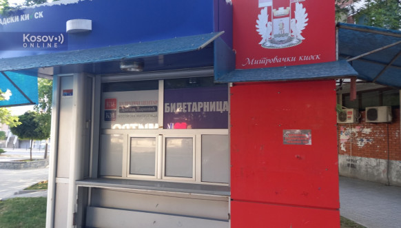 Na severu Kosova plakati sa Vučićevim likom i porukom "Vrhovni komandante čekamo te"