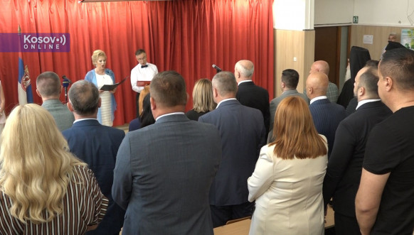 Svečanom akademijom obeležen Dan Univerziteta u Prištini sa privremenim sedištem u Kosovskoj Mitrovici Svečanom akademijom obeležen Dan Univerziteta u Prištini sa privremenim sedištem u Kosovskoj Mitrovici