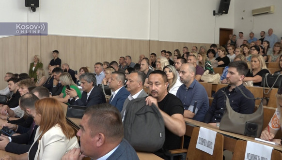 Svečanom akademijom obeležen Dan Univerziteta u Prištini sa privremenim sedištem u Kosovskoj Mitrovici Svečanom akademijom obeležen Dan Univerziteta u Prištini sa privremenim sedištem u Kosovskoj Mitrovici