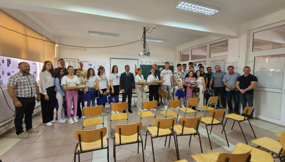 Privremeni organ dodelio nagrade vukovcima i đacima generacije u Leposaviću 