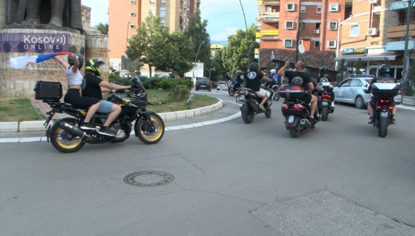 Defile bajkera u Severnoj Mitrovici
