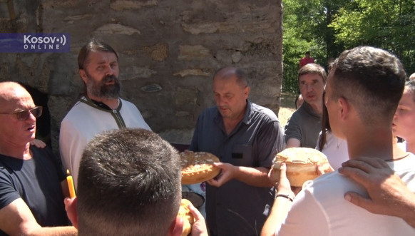 Štrpce: U crkvi Svetog Petra u selu Brod proslavljen Petrovdan Štrpce: U crkvi Svetog Petra u selu Brod proslavljen Petrovdan