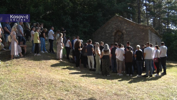 Štrpce: U crkvi Svetog Petra u selu Brod proslavljen Petrovdan Štrpce: U crkvi Svetog Petra u selu Brod proslavljen Petrovdan