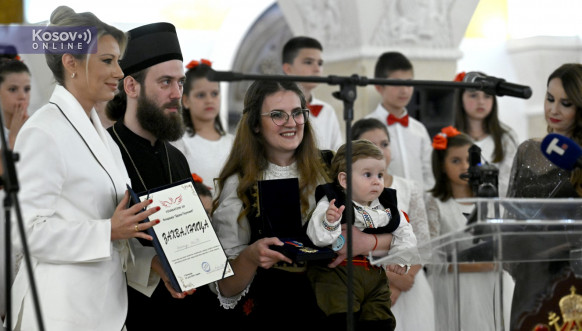 Dodela ordena Fondacije Dajana Paunović majkama sa više dece