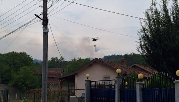 Kfor pomogao gašenje požara u Klini