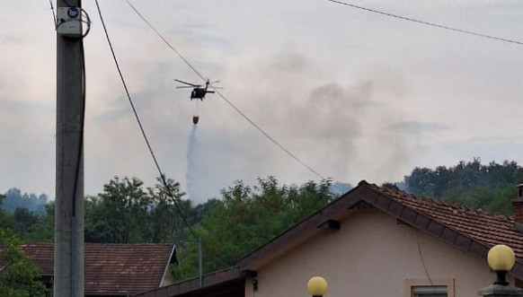Kfor pomogao gašenje požara u Klini