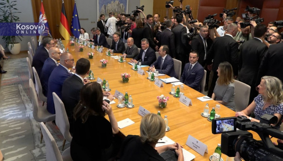 Sastanak Vučić i Šolc