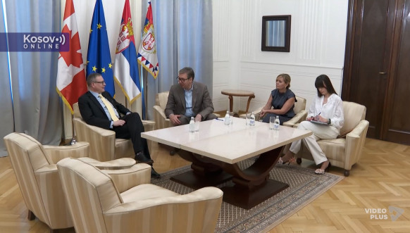 Vučić primio u oproštajnu posetu ambasadora Kanade