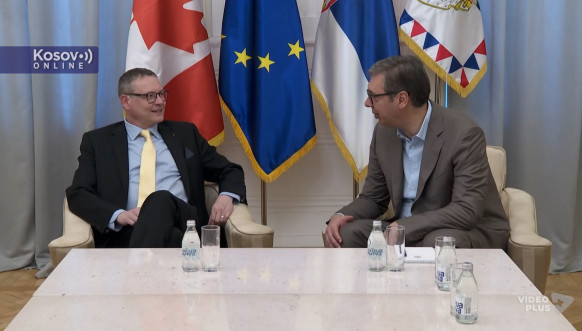 Vučić primio u oproštajnu posetu ambasadora Kanade