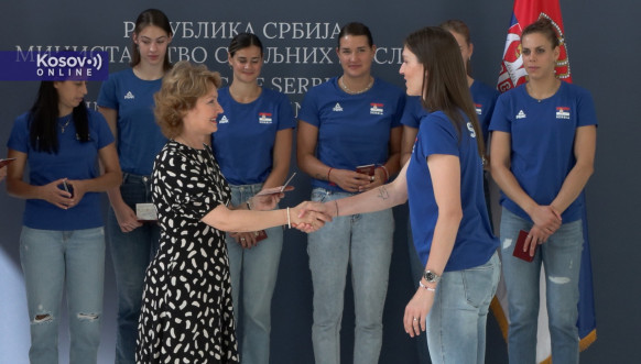  Ženskoj odbojkaškoj reprezentaciji Srbije uručeni diplomatski pasoši