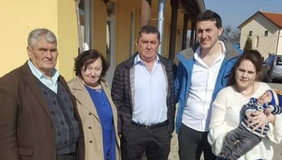 Dragan Ničić sa porodicom 