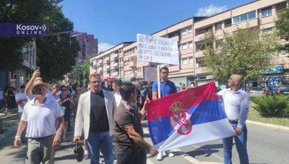Protest Srba u Severnoj Mitrovici