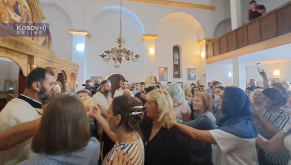 Raseljeni Srbi na hramovnoj slavi u Đakovici