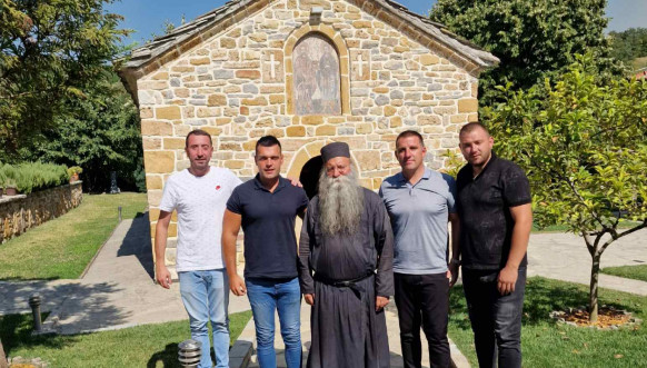 JKSP Zvečan donirao Zočištu alat za održavanje dvorišta JKSP Zvečan donirao Zočištu alat za održavanje dvorišta