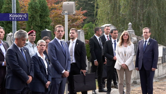 Đurić i Hercog na Jevrejskom groblju