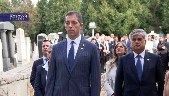 Đurić i Hercog na Jevrejskom groblju odavanje počasti