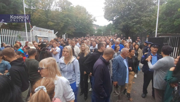 Protest u Mitrovici zbog hapšenja mladića