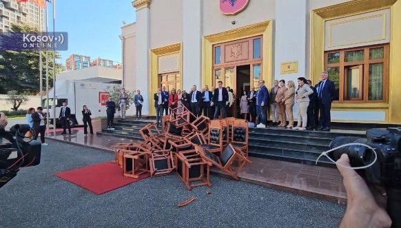 Protesti opozicije albanskom parlamentu