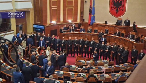 Protesti opozicije albanskom parlamentu