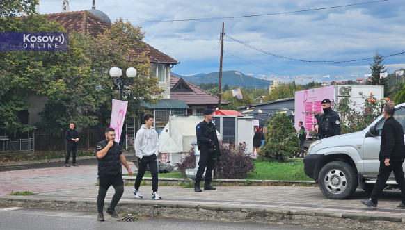 Aljbin Kurti posetio Leposavić