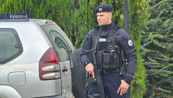 Aljbin Kurti posetio Leposavić