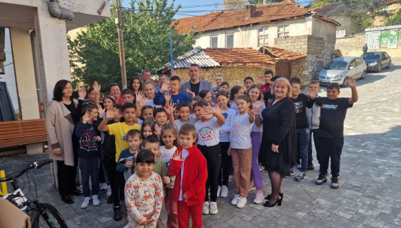 JKSP "Zvečan" donirao školi u Orahovcu najpotrebnije stvari JKSP "Zvečan" donirao školi u Orahovcu najpotrebnije stvari