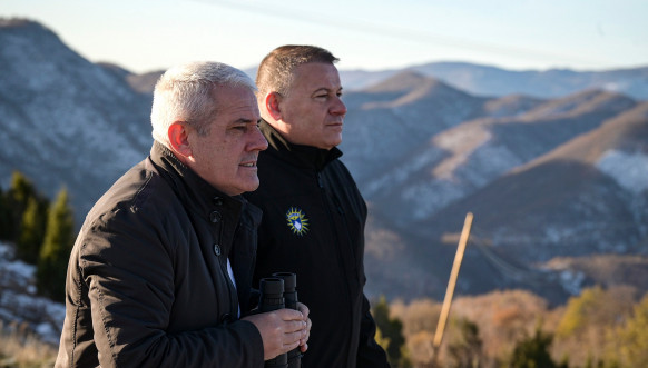 Aljbin Kurti polaže kamen temeljac za policijsku podstanicu