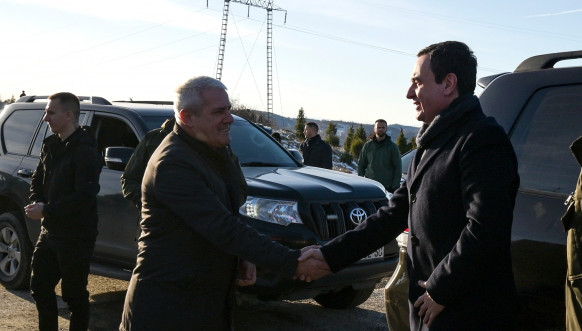 Aljbin Kurti polaže kamen temeljac za policijsku podstanicu