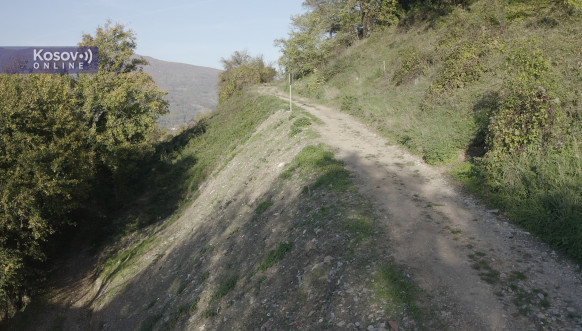 Štrpce: Počela sadnja drveća na mestima gde su bile deponije Štrpce: Počela sadnja drveća na mestima gde su bile deponije