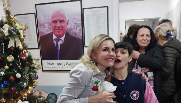 Odbor za pomoć KiM dodela paketića