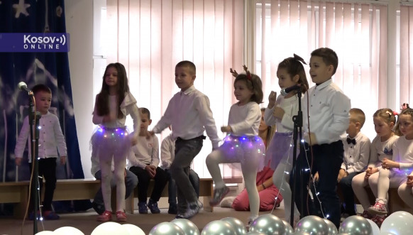 Novogodišnja priredba predškolaca u Leposaviću