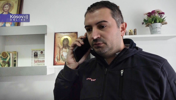 Dušan Milanović sa svojom porodicom nakon pritvora Dušan Milanović sa svojom porodicom nakon pritvora