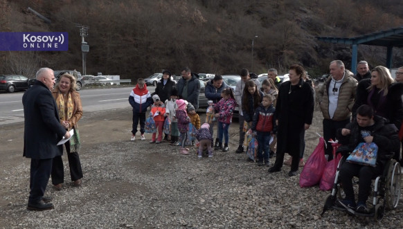 Arlov na Jarinju uručio stipendije i paketiće srpskoj deci sa Kosova