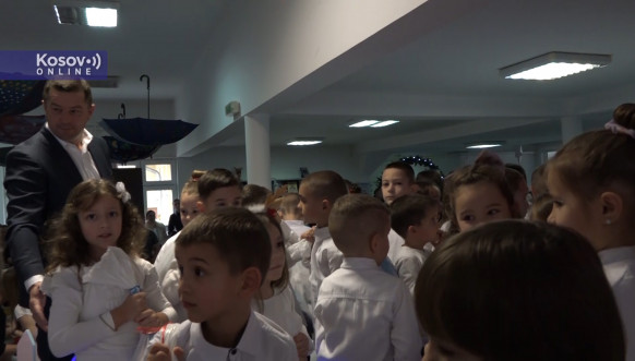 Novogodišnja priredba predškolaca u Leposaviću