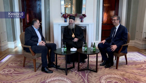 Vučić i Dodik sa episkopom Andrejem