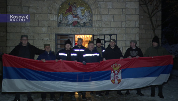 Zaposleni u JKSP Zvečan pripremili badnjake za crkvu i opštinske institucije Zaposleni u JKSP Zvečan pripremili badnjake za crkvu i opštinske institucije