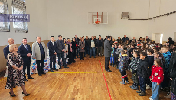 Dodela paketića povodom Svetog Save u Leposaviću