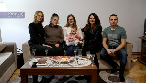 Predstavnice Sl sa porodicom Ćurčić Predstavnice Sl sa porodicom Ćurčić