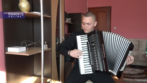 Stefan Tomić, mladi virtuoz na harmonici