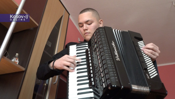 Stefan Tomić, mladi virtuoz na harmonici