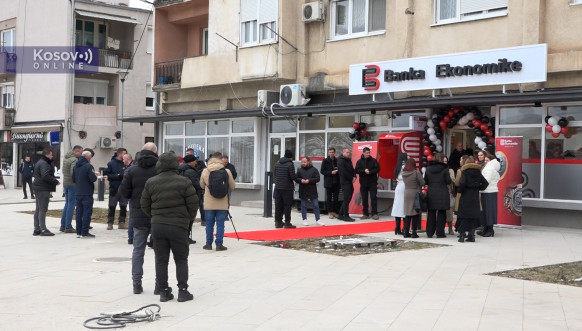 Aljbin Kurti u poseti Leposaviću