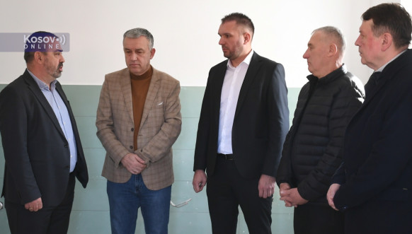 Predstavnici Srpske liste posetili porodicu Kovačević u Zubinom Potoku Predstavnici Srpske liste posetili porodicu Kovačević u Zubinom Potoku