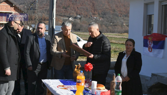Predstavnici Srpske liste posetili porodicu Kovačević u Zubinom Potoku Predstavnici Srpske liste posetili porodicu Kovačević u Zubinom Potoku