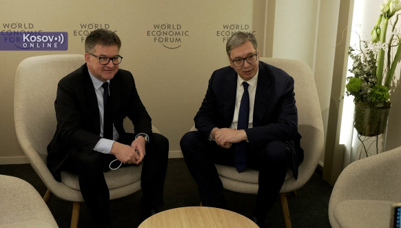 Vučić i Lajčak Davos