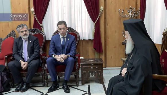 Đurić sa jerusalimskim patrijarhom Đurić sa jerusalimskim patrijarhom