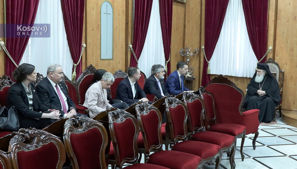 Đurić sa jerusalimskim patrijarhom Đurić sa jerusalimskim patrijarhom