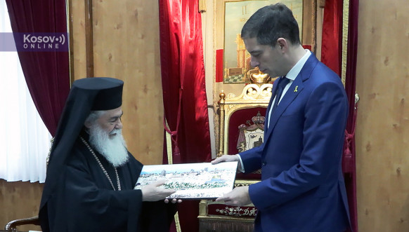 Đurić sa jerusalimskim patrijarhom Đurić sa jerusalimskim patrijarhom